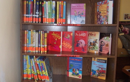 Kinderbücherregal Austauschbücherei